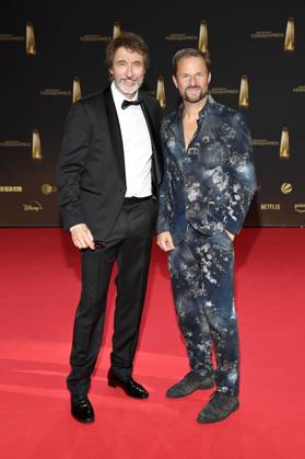 Guido Broscheit und Philipp Hochmair bei der Verleihung des Deutschen Fernsehpreises 2025 in den MMC Studios. Köln, 10.09.2025