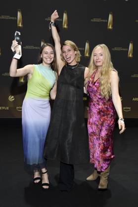 Mercedes Müller, Svenja Jung und Katharina Heyer bei der Verleihung des Deutschen Fernsehpreises 2025 in den MMC Studios. Köln, 10.09.2025