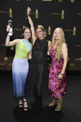Mercedes Müller, Svenja Jung und Katharina Heyer bei der Verleihung des Deutschen Fernsehpreises 2025 in den MMC Studios. Köln, 10.09.2025