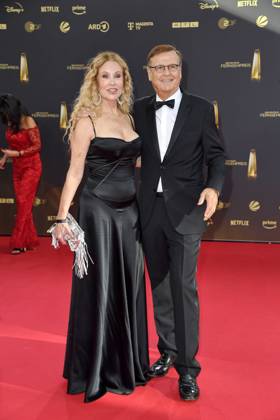 Katja Burkhard und Hans Mahr bei der Ankunft zu der Verleihung des Deutschen Fernsehpreis in den MMC Studios in Koeln am 10.09.2025