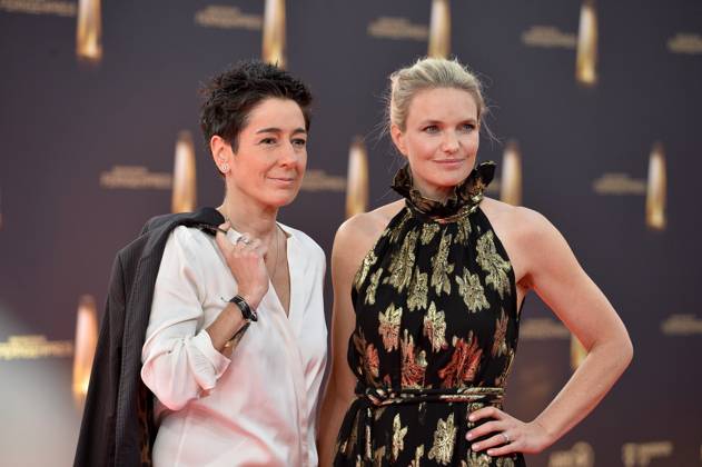 Dunja Hayali und Sarah Tacke bei der Ankunft zu der Verleihung des Deutschen Fernsehpreis in den MMC Studios in Koeln am 10.09.2025