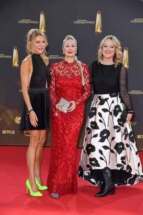 Laura Karasek, Lisa Feller und Ruth Moschner bei der Ankunft zu der Verleihung des Deutschen Fernsehpreis in den MMC Studios in Koeln am 10.09.2025