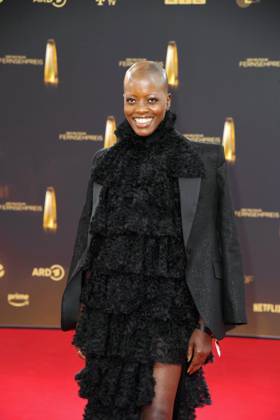 Florence Kasumba bei der Ankunft zu der Verleihung des Deutschen Fernsehpreis in den MMC Studios in Koeln am 10.09.2025