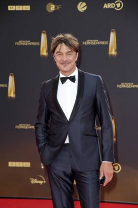 Matze Knop bei der Ankunft zu der Verleihung des Deutschen Fernsehpreis in den MMC Studios in Koeln am 10.09.2025