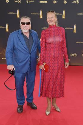 Armin Rohde und Angela Freifrau von Schilling bei der Ankunft zu der Verleihung des Deutschen Fernsehpreis in den MMC Studios in Koeln am 10.09.2025