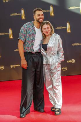 abb Bianca Heinicke mit Freund Timothy Hill zu Gast auf dem roten Teppich bei der Verleihung Der Deutsche Fernsehpreis 2025 in den MMC Studios am 0.09.2025 in Koeln NRW Deutschland
