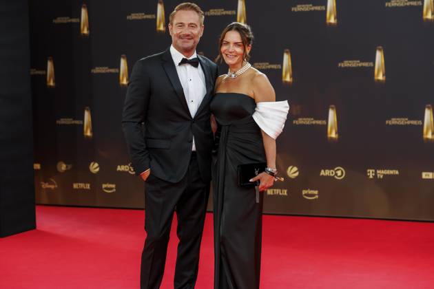 abb Julia Roentgen, Sasha Ehefrau zu Gast auf dem roten Teppich bei der Verleihung Der Deutsche Fernsehpreis 2025 in den MMC Studios am 0.09.2025 in Koeln NRW Deutschland
