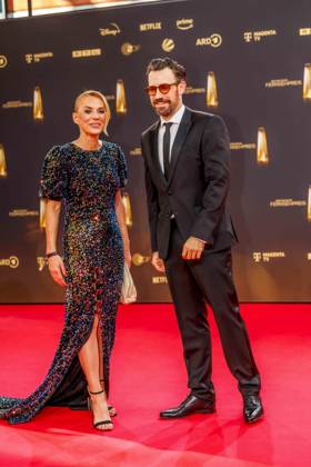 abb Inga Leschek und Jan Koeppen zu Gast auf dem roten Teppich bei der Verleihung Der Deutsche Fernsehpreis 2025 in den MMC Studios am 0.09.2025 in Koeln NRW Deutschland