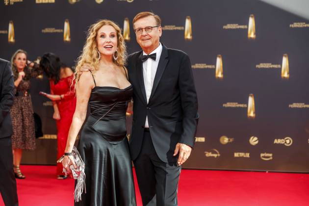 abb Katja Burkard und Hans Mahr zu Gast auf dem roten Teppich bei der Verleihung Der Deutsche Fernsehpreis 2025 in den MMC Studios am 0.09.2025 in Koeln NRW Deutschland