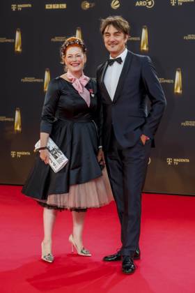 abb Matze Knop und Enie van de Meiklokjes zu Gast auf dem roten Teppich bei der Verleihung Der Deutsche Fernsehpreis 2025 in den MMC Studios am 0.09.2025 in Koeln NRW Deutschland
