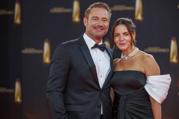 abb Julia Roentgen, Sasha Ehefrau zu Gast auf dem roten Teppich bei der Verleihung Der Deutsche Fernsehpreis 2025 in den MMC Studios am 0.09.2025 in Koeln NRW Deutschland