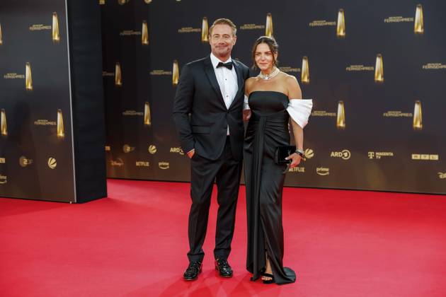 abb Julia Roentgen, Sasha Ehefrau zu Gast auf dem roten Teppich bei der Verleihung Der Deutsche Fernsehpreis 2025 in den MMC Studios am 0.09.2025 in Koeln NRW Deutschland