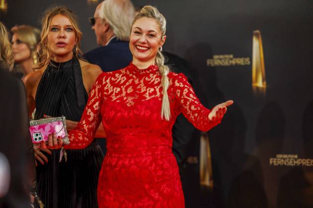 abb Laura Karasek, Ruth Moschner zu Gast auf dem roten Teppich bei der Verleihung Der Deutsche Fernsehpreis 2025 in den MMC Studios am 0.09.2025 in Koeln NRW Deutschland