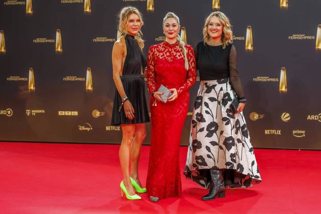 abb Laura Karasek, Ruth Moschner und Lisa Feller zu Gast auf dem roten Teppich bei der Verleihung Der Deutsche Fernsehpreis 2025 in den MMC Studios am 0.09.2025 in Koeln NRW Deutschland
