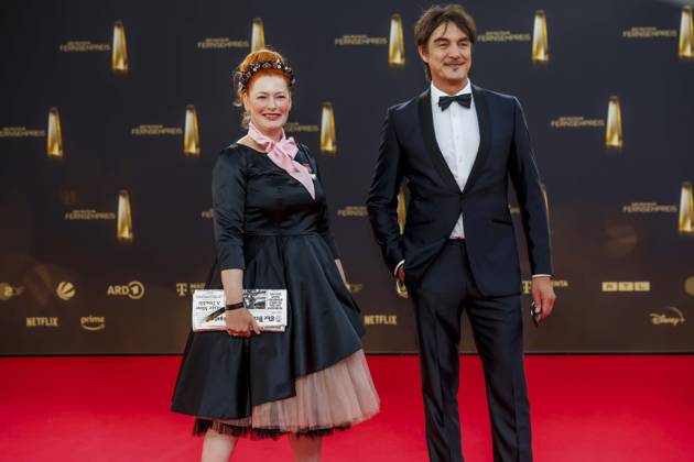 abb Matze Knop und Enie van de Meiklokjes zu Gast auf dem roten Teppich bei der Verleihung Der Deutsche Fernsehpreis 2025 in den MMC Studios am 0.09.2025 in Koeln NRW Deutschland