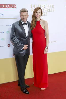 abb Thorsten Schorn, Katrin Bauerfeind Moderatoren Duo auf dem roten Teppich bei der Verleihung des Deutschen Radiopreis 2025 in der Neuen Flora am 11.09.2025 in Hamburg Hamburg Deutschland