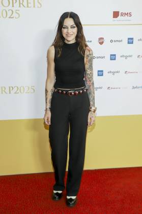 abb Amy Macdonald Saengerin zu Gast auf dem roten Teppich bei der Verleihung des Deutschen Radiopreis 2025 in der Neuen Flora am 11.09.2025 in Hamburg Hamburg Deutschland