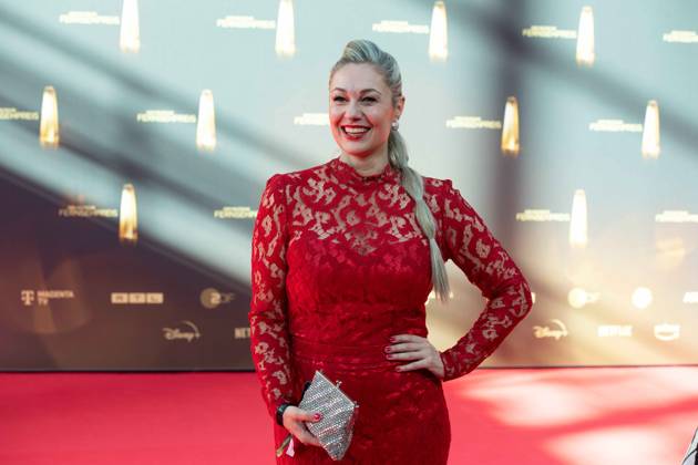 Ruth MOSCHNER, Moderatorin, Roter Teppich, Red Carpet Show, Ankunft, arrival, Verleihung des Deutschen Fernsehpreises, Der Deutsche Fernsehpreis 2025, Deutscher Fernsehpreis 2025 in den MMC Studios Koeln, am 10.09.2025.