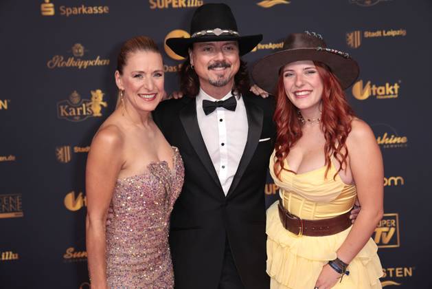 Stefanie Hertel, Lanny Lanner und Johanna Mross bei der Verleihung Die Goldene Henne am 12.09.2025 in Leipzig Goldene Henne 2025 Verleihung in Leipzig