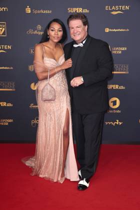 Salomea Noemi und Francis Fulton-Smith bei der Verleihung Die Goldene Henne am 12.09.2025 in Leipzig Goldene Henne 2025 Verleihung in Leipzig