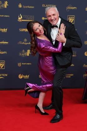 Verleihung der Goldenen Henne 2025 Anita Hofmann und Ehemann Christian Filip auf dem roten Teppich. Verleihung der Goldenen Henne 2025 am 12.09.2025 in der Leipziger Messe, Halle 1. Leipzig, Sachsen, Deutschland.