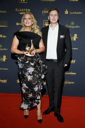 abb Barbara Schoeneberger und Till Reiners mit Henne Preistraeger Gewinner zu Gast auf dem roten Teppich bei der Verleihung der Goldenen Henne 2025 in der Messe Leipzig am 12.09.2025