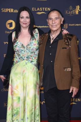 Georgi Gogow mit Lebensgefährtin Juliane bei der 31. Verleihung der Goldenen Henne 2025 in der Leipziger Messe. Leipzig, 12.09.2025