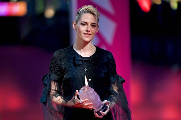Deauville Closing Ceremony FC Kristen Stewart poses on stage with the Prix de la Revelation award the movie The Chronology of Water during the Closing Ceremony during the 51st Deauville American Film Festival on September 13, 2025 in Deauville, France. Photo by Franck Castel ABACAPRESS.COM Deauville France  Copyright: xCastelxFranck ABACAx