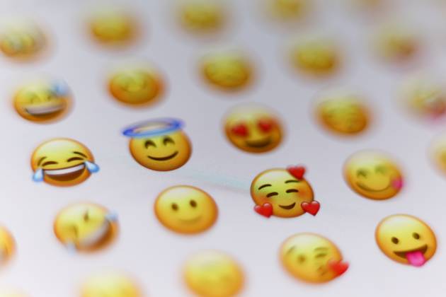 Apple IOS Icons Photo Illustrations Emojis displayed on a phone screen are seen in this illustration photo taken in Krakow, Poland on September 14, 2025. Krakow Poland  Copyright: xJakubxPorzyckix originalFilename: porzycki-appleios250914_np5pQ.jpg