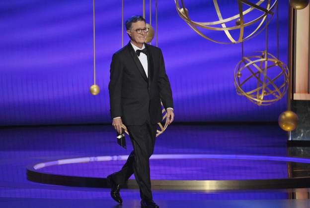 Stephen Colbert speaks onstage at the 77th annual Primetime Emmy Awards at the Peacock Theater in Los Angeles on Sunday, September 14, 2025.  LAP20250914704991 JIMxRUYMEN