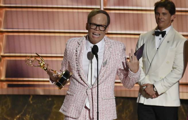 Jeff Hiller accepts the Outstanding Supporting Actor in a Comedy Series award for Somebody Somewhere onstage at the 77th annual Primetime Emmy Awards at the Peacock Theater in Los Angeles on Sunday, September 14, 2025.  LAP202509148021 JIMxRUYMEN