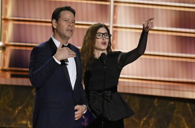 Ike Barinholtz and Kathryn Hahn speak at the 77th annual Primetime Emmy Awards at the Peacock Theater in Los Angeles on Sunday, September 14, 2025.  LAP2025091480460 JIMxRUYMEN