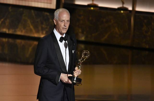 Dan Gilroy accepts the Outstanding Writing for a Drama Series award for Andor onstage at the 77th annual Primetime Emmy Awards at the Peacock Theater in Los Angeles on Sunday, September 14, 2025.  LAP2025091480472 JIMxRUYMEN