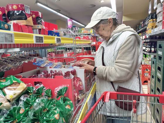 Netto-Einkauf zu Zeiten von Inflation und Konjunktur. Netto-Einkauf in einem Supermarkt oder Discounter