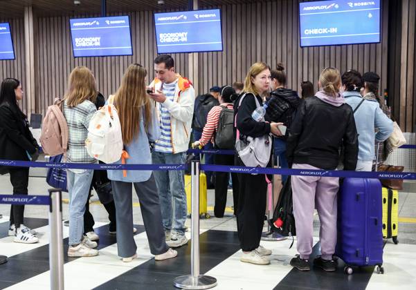 RUSSIA, MOSCOW REGION - SEPTEMBER 17, 2025: Travelers queue to check in for an Aeroflot flight to Krasnodar at Sheremetyevo International Airport. On 11 September 2025, Krasnodar International Airport resumed operations, with the first civil flight since 2022 expected to land there on September 17. Sofya Sandurskaya TASS  84063457