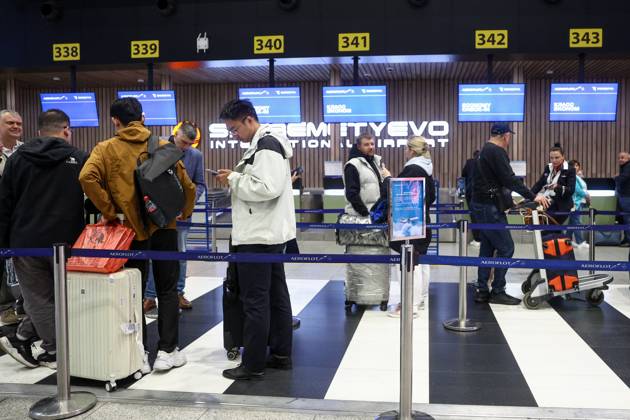 RUSSIA, MOSCOW REGION - SEPTEMBER 17, 2025: Travelers queue to check in for an Aeroflot flight to Krasnodar at Sheremetyevo International Airport. On 11 September 2025, Krasnodar International Airport resumed operations, with the first civil flight since 2022 expected to land there on September 17. Sofya Sandurskaya TASS  84063608
