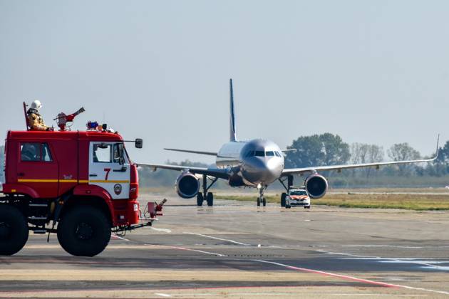 RUSSIA, KRASNODAR - SEPTEMBER 17, 2025: A ceremony takes place to welcome an Aeroflot flight from Moscow at Krasnodar International Airport. Operations resumed on 11 September 2025, it is the first civil flight to land here since 2022. Roman Sokolov TASS  84067093
