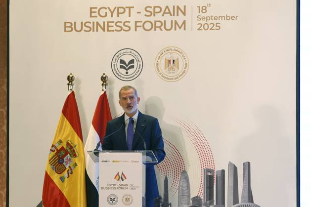 Spain s King, Felipe VI (c), delivers a speech during a Spanish and Egyptian business forum held in the framework of his visit in the country in Cairo, Egypt, 18 September 2025. Spain s King Felip VI visits Egypt !ACHTUNG: NUR REDAKTIONELLE NUTZUNG! Copyright: xJuanJoxMartinx GRAF6663 20250918-55017955064_1
