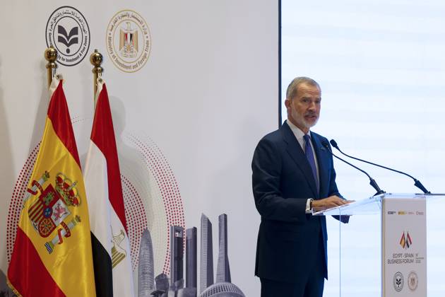 Spain s King, Felipe VI (c), delivers a speech during a Spanish and Egyptian business forum held in the framework of his visit in the country in Cairo, Egypt, 18 September 2025. Spain s King Felip VI visits Egypt !ACHTUNG: NUR REDAKTIONELLE NUTZUNG! Copyright: xJuanJoxMartinx GRAF6672 20250918-55017955096_1
