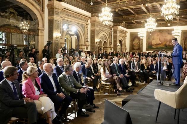 RECORD DATE NOT STATED The president of the Junta de Andalucia, Juanma Moreno, during his speech at the VII Foro Andalucia Investors Day of El Confidencial On September 23, 2025, in Seville Andalucia, Spain The Andalusian Budget for the year 2026 will include a new package of tax rebates from which thousands of Andalusian citizens can benefit, such as a 30 percent deduction on veterinary expenses, with a limit of up to 100 euros, during the first year for families acquiring a pet. The estimated impact of this measure amounts to 12 million a year, which will be translated, in practice, in more saving capacity for all those Andalusians who share their life with a pet This has been announced by the president of the Junta de Andalucia, Juanma Moreno, during his spee 6975252