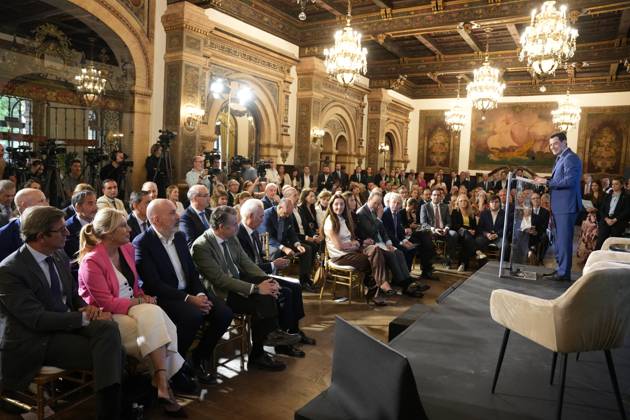 RECORD DATE NOT STATED The president of the Junta de Andalucia, Juanma Moreno, during his speech at the VII Foro Andalucia Investors Day of El Confidencial On September 23, 2025, in Seville Andalucia, Spain The Andalusian Budget for the year 2026 will include a new package of tax rebates from which thousands of Andalusian citizens can benefit, such as a 30 percent deduction on veterinary expenses, with a limit of up to 100 euros, during the first year for families acquiring a pet. The estimated impact of this measure amounts to 12 million a year, which will be translated, in practice, in more saving capacity for all those Andalusians who share their life with a pet This has been announced by the president of the Junta de Andalucia, Juanma Moreno, during his spee 6975253