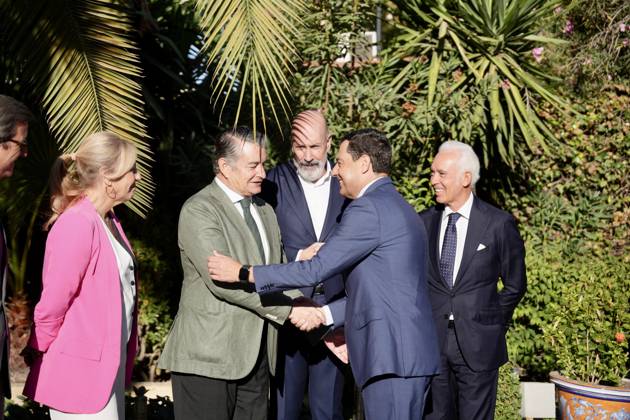 RECORD DATE NOT STATED The President of the Junta de Andalucia, Juanma Moreno 2d with the Minister of the Presidency, Interior, Social Dialogue and Administrative Simplification of the Junta de Andalucia, Antonio Sanz 2i the Minister of Economy, Finance and European Funds and Government Spokesperson, Carolina Espana 1i the Director of El Confidencial, Nacho Caldero 3d the President of El Confidencial, Josà Antonio Sanchez 1d at the VII Foro Andalucia Investors Day de El Confidencial A 23 de septiembre de 2025, en Sevilla Andalucia, Spain The president of the Junta de Andalucia, Juanma Moreno, speaks at the VII Foro Andalucia Investors Day de El Confidencial 23 SEPTEMBER 2025 Maria JosÃpez Europa Press 23 09 2025 Juanma Moreno speaks at the VII Foro Andalucia Inv 6975291