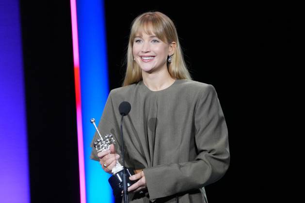 Bilder des Jahres 2025, Entertainment 09 September Entertainment Bilder des Tages Jennifer Lawrence receives the Donostia 2025 Award at the 73rd San Sebastian Festival Actress Jennifer Lawrence receives the Donostia Award at the San Sebastian Festival, September 26, 2025, San Sebastian, Guipuzcoa, Basque Country Spain Lawrence receives the Donostia 2025 Award at the 73rd San Sebastian Festival, This award highlights her worldwide influence as an actress, after a career that has been awarded with an Oscar, several Golden Globes and BAFTA 26 SEPTEMBER 2025 DONOSTIA AWARD ACTRESS AWARD EUSKADI AWARD San Sebastian, Guipuzcoa Country V San Sebastian, Guipuzcoa Country V Spain Copyright: xUnanuex 6984297