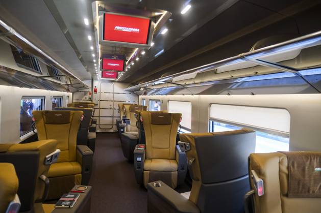 Next-Generation Frecciarossa 1000 The new generation Frecciarossa 1000, designed by Hitachi Rail, will officially enter service on Sunday, September 28. Developed to operate not only in Italy but also across seven European railway networks France, Spain, Germany, Austria, Switzerland, the Netherlands, and Belgium it marks a major step forward compared to the previous fleet. Equipped with cutting-edge technology, the train offers a more comfortable travel experience, centered on passenger needs. The new Frecciarossa can reach a maximum speed of 300 km h, and is certified for speeds of up to 360 km h, making it one of the most advanced and efficient trains in Europe. _DSF1751 Copyright: xAntonioxBalascox