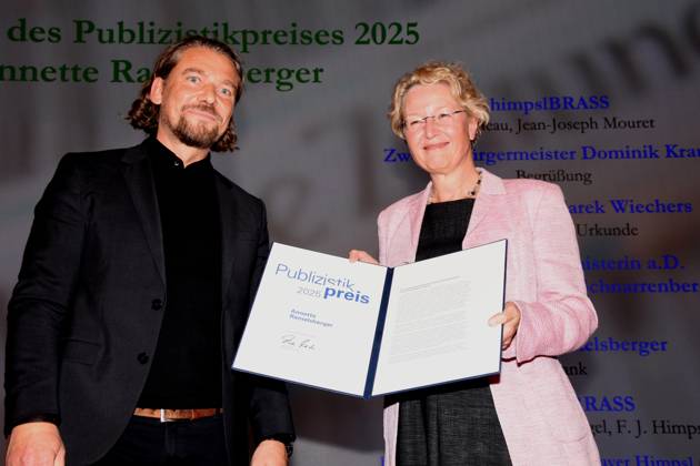 Marek Wiechers Kulturreferent Annette Rammelsberger.SZ Journalistin Preistraegerin Muenchen 30.09.2025 Literaturhaus Publizistikpreises 2025 an die Journalistin Annette Rammelsberger SZ Publizistikpreis ist mit 10.000 Euro dotiert wird, alternierend mit dem Literatur und Uebersetzungspreis, alle drei Jahre vergeben. Muenchen