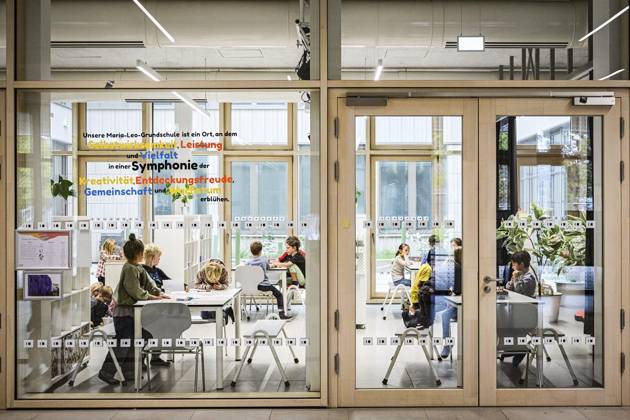 Maria-Leo-Grundschule ** NUR FÜR REDAKTIONELLE ZWECKE ** EDITORIAL USE ONLY **<p>Maria-Leo-Grundschule, Senatorin Katharina Günther-Wünsch (CDU) besucht die Schule, die den Deutschen Schulpreis 2025 gewonnen hat, fotografiert am 01. Oktober2025 in Berlin. Berlin Berlin Berlin Copyright: MaurizioxGambarini