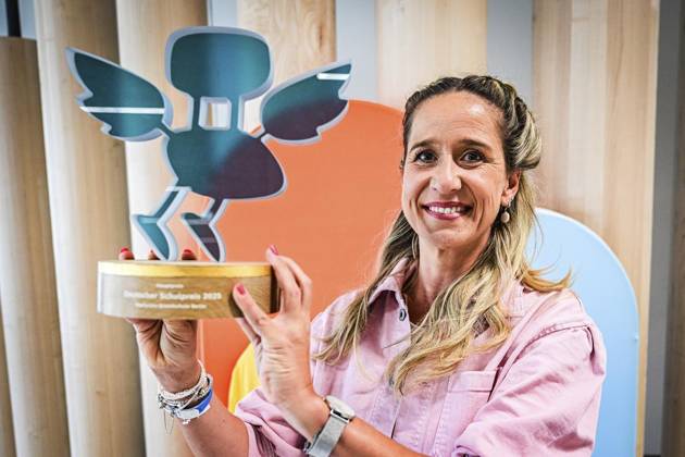 Maria-Leo-Grundschule ** NUR FÜR REDAKTIONELLE ZWECKE ** EDITORIAL USE ONLY **<p>Maria-Leo-Grundschule, Senatorin Katharina Günther-Wünsch (CDU) besucht die Schule, die den Deutschen Schulpreis 2025 gewonnen hat, Schulleiterin Sandra Scheffler, fotografiert am 01. Oktober2025 in Berlin. Berlin Berlin Berlin Copyright: MaurizioxGambarini