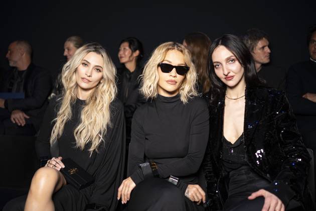 Paris Jackson, Rita Ora, guest au Front Row au défilé Tom Ford Collection Femme Prêt à Porter Printemps Eté 2026 lors de la Fashion Week de Paris PFW , Place Vendôme, à Paris, France, le 1er octobre 2025 Pierre Perusseau Bestimage Front Row Tom Ford fashion show as part of Spring Summer 2026 Paris Fashion Week on October 01, 2025 in Paris, France Paris France  Copyright: xTizianoxDaxSilvax-xPierrexPerusseaux xBestimagexTizianoxDaxSilvax-xPierrexPerusseaux xBestimagex