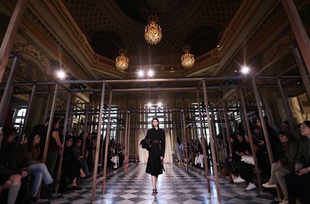 (251002) -- PARIS, Oct. 2, 2025 -- A model presents a creation from the ready-to-wear Spring Summer 2026 collections by ICICLE during the Paris Fashion Week in Paris, France, on Oct. 1, 2025. ) FRANCE-PARIS-FASHION WEEK-ICICLE GaoxJing