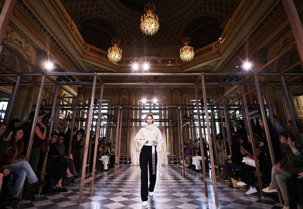 (251002) -- PARIS, Oct. 2, 2025 -- A model presents a creation from the ready-to-wear Spring Summer 2026 collections by ICICLE during the Paris Fashion Week in Paris, France, on Oct. 1, 2025. ) FRANCE-PARIS-FASHION WEEK-ICICLE GaoxJing